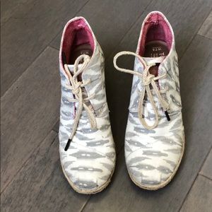 TOM’S canvas espadrilles. Size 7.5